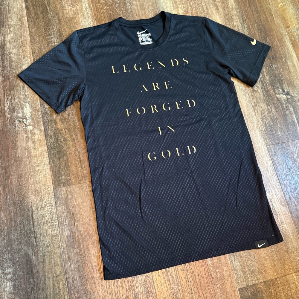 Nike Tee - Picture 2 of 6